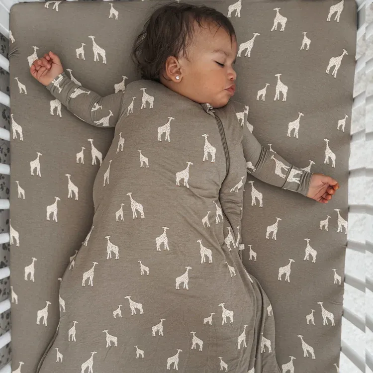 1.0 Tog Schlafsack - Giraffe Ahorn von gunamuna