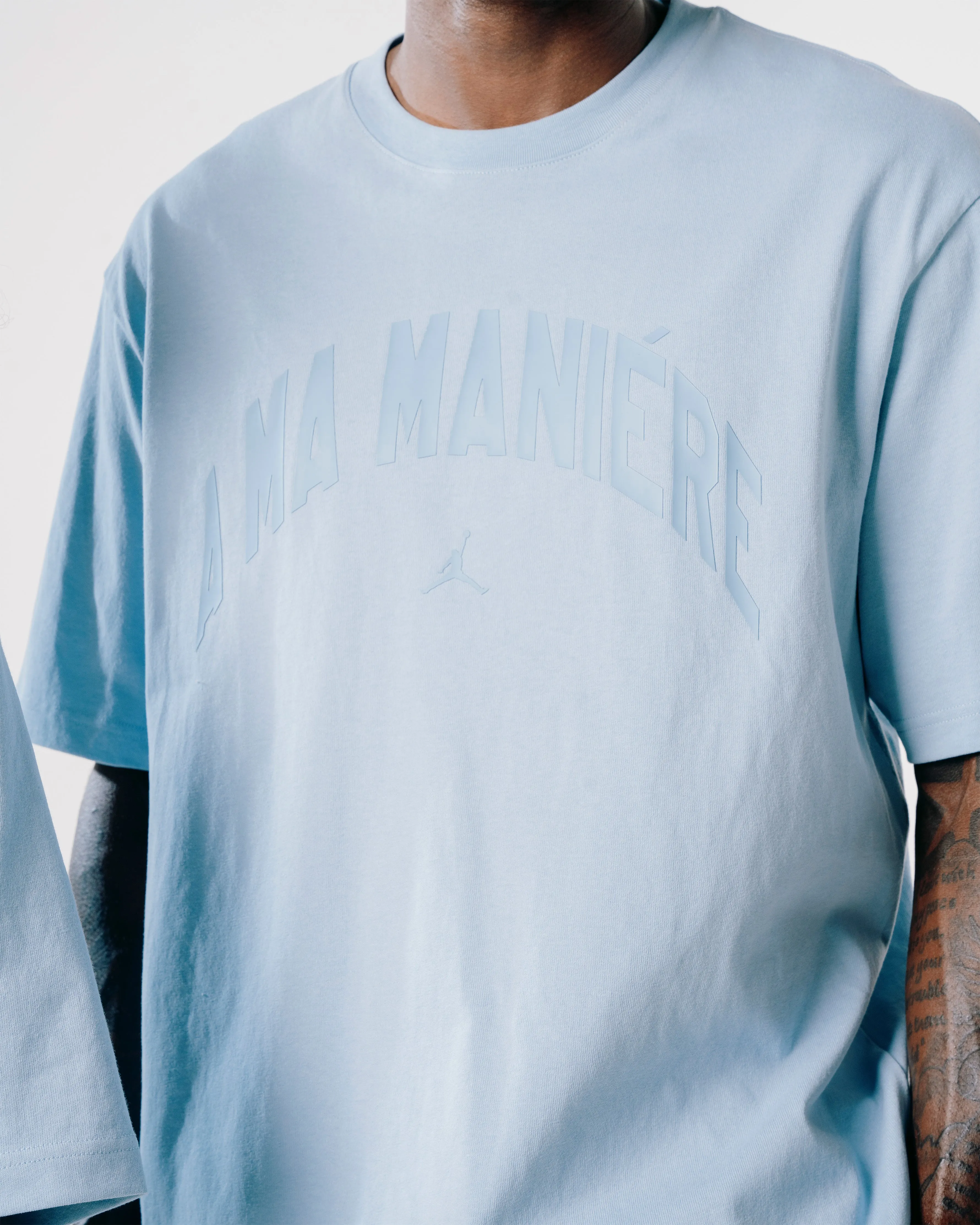 Ein A MA MANIÉRE T-Shirt