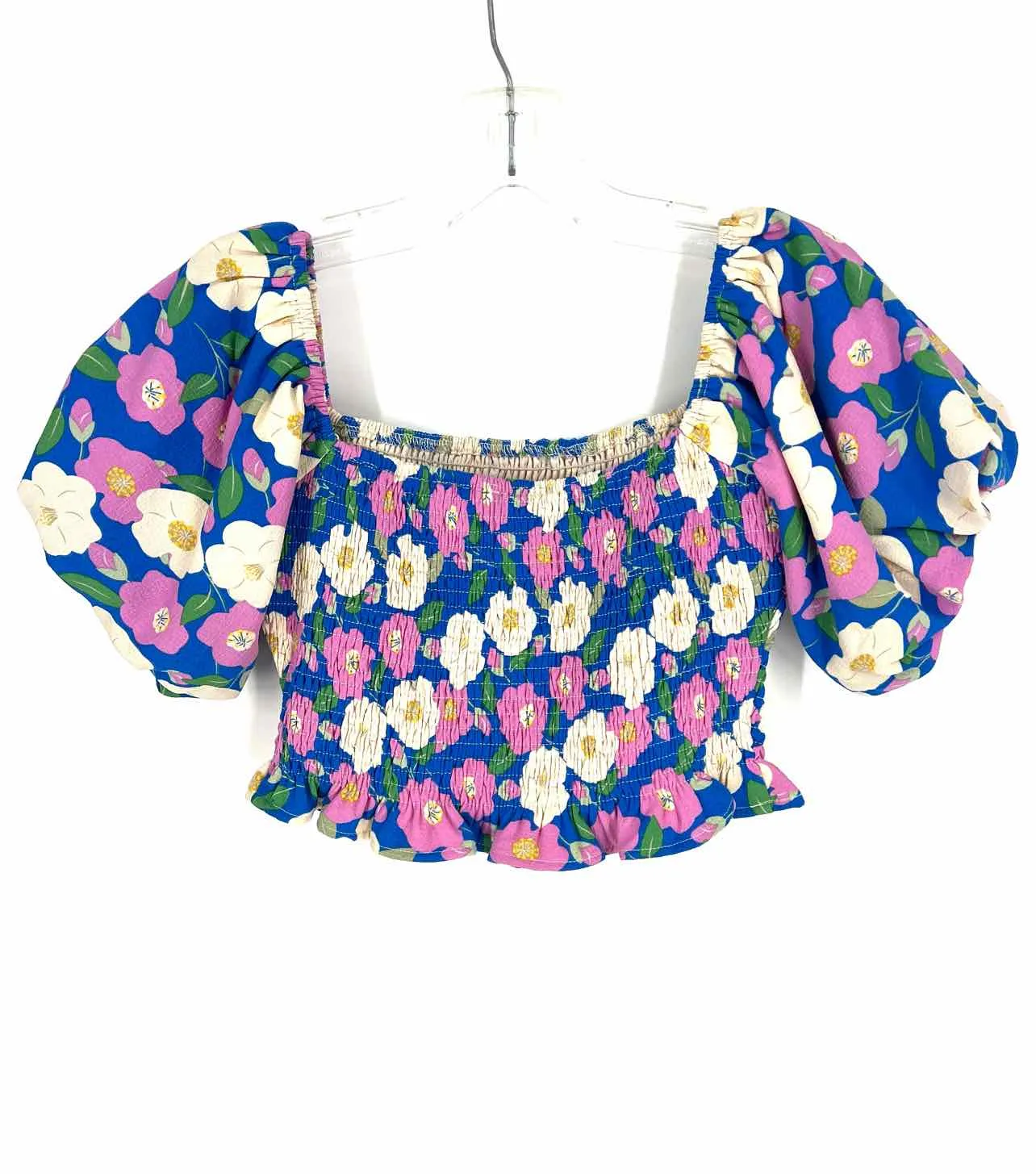 Altar'd State Größe S Blau/Creme Blumen-Smocked-Top Kurzarm