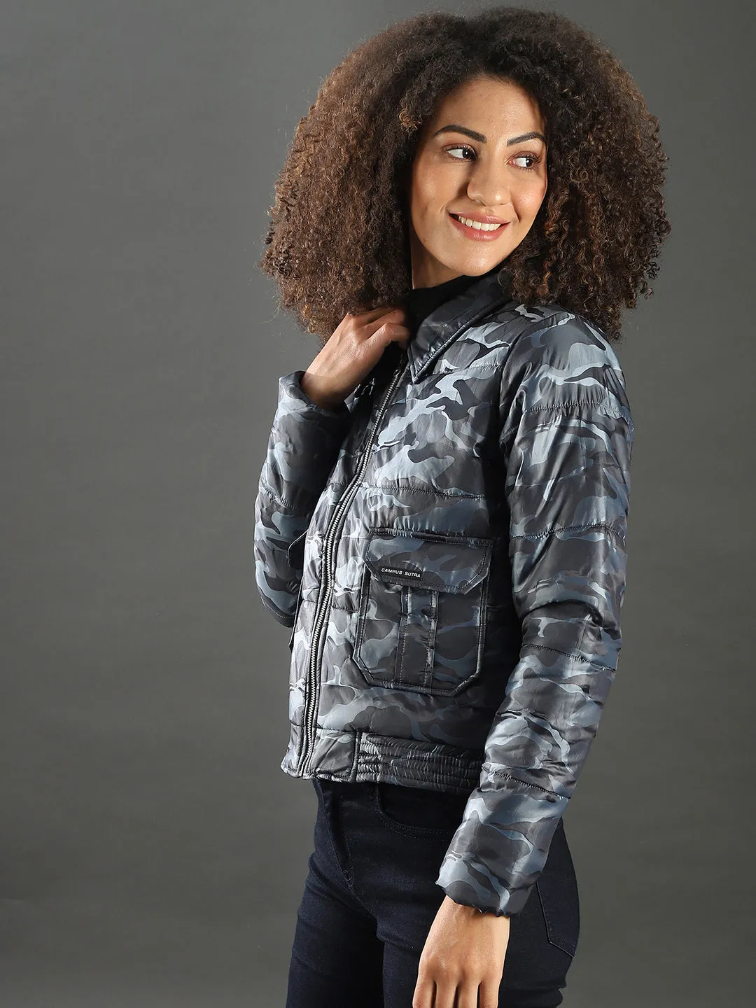 Campus Sutra Damen Tarnung Stilvolle Casual Bomberjacke