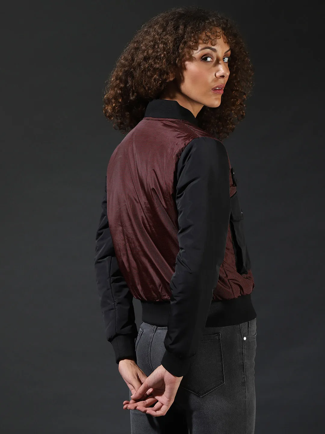 Campus Sutra Damen Karo Stilvolles Casual Bomberjacke
