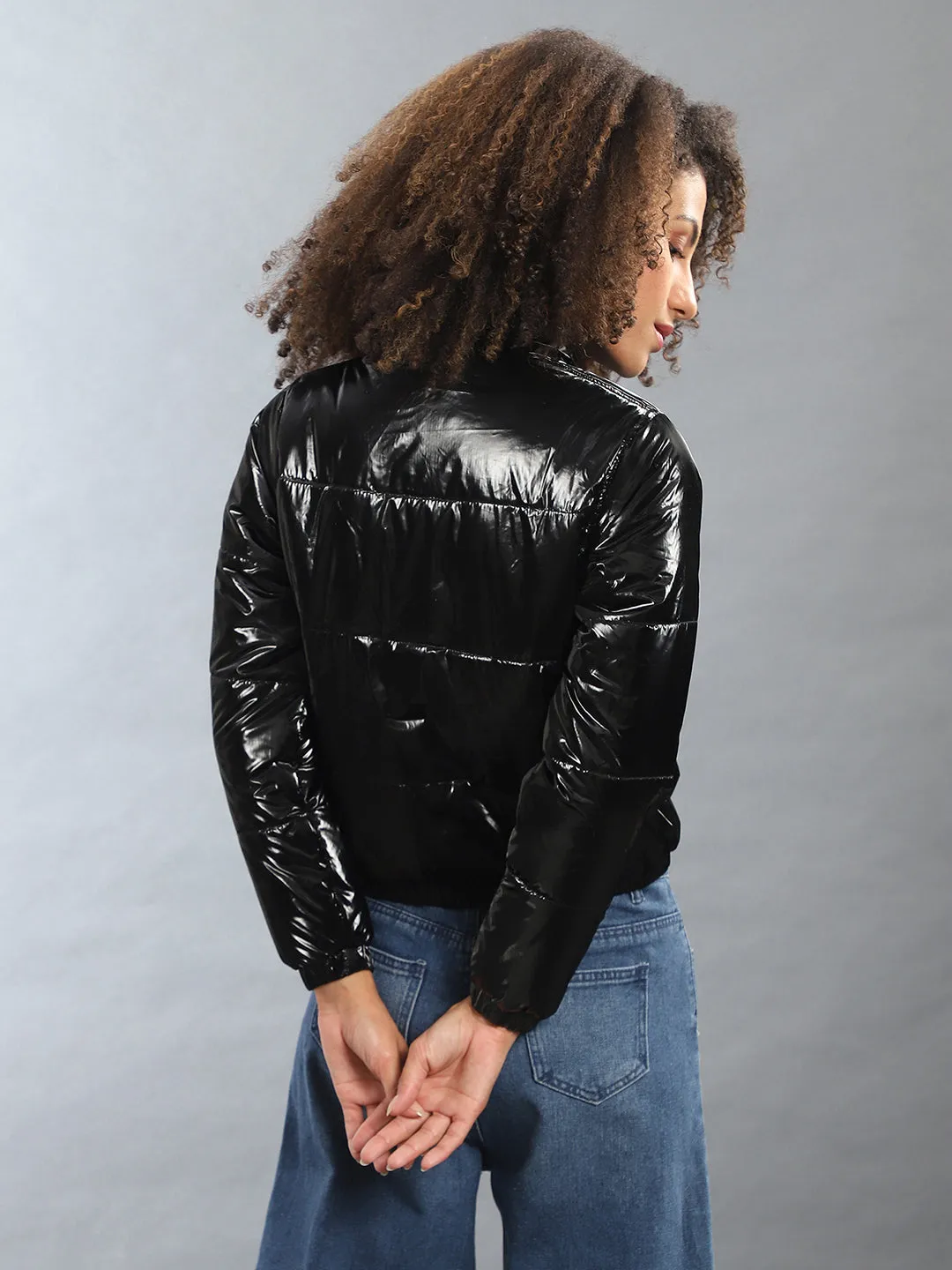 Campus Sutra Damen Solide Stilvolle Casual Bomberjacke