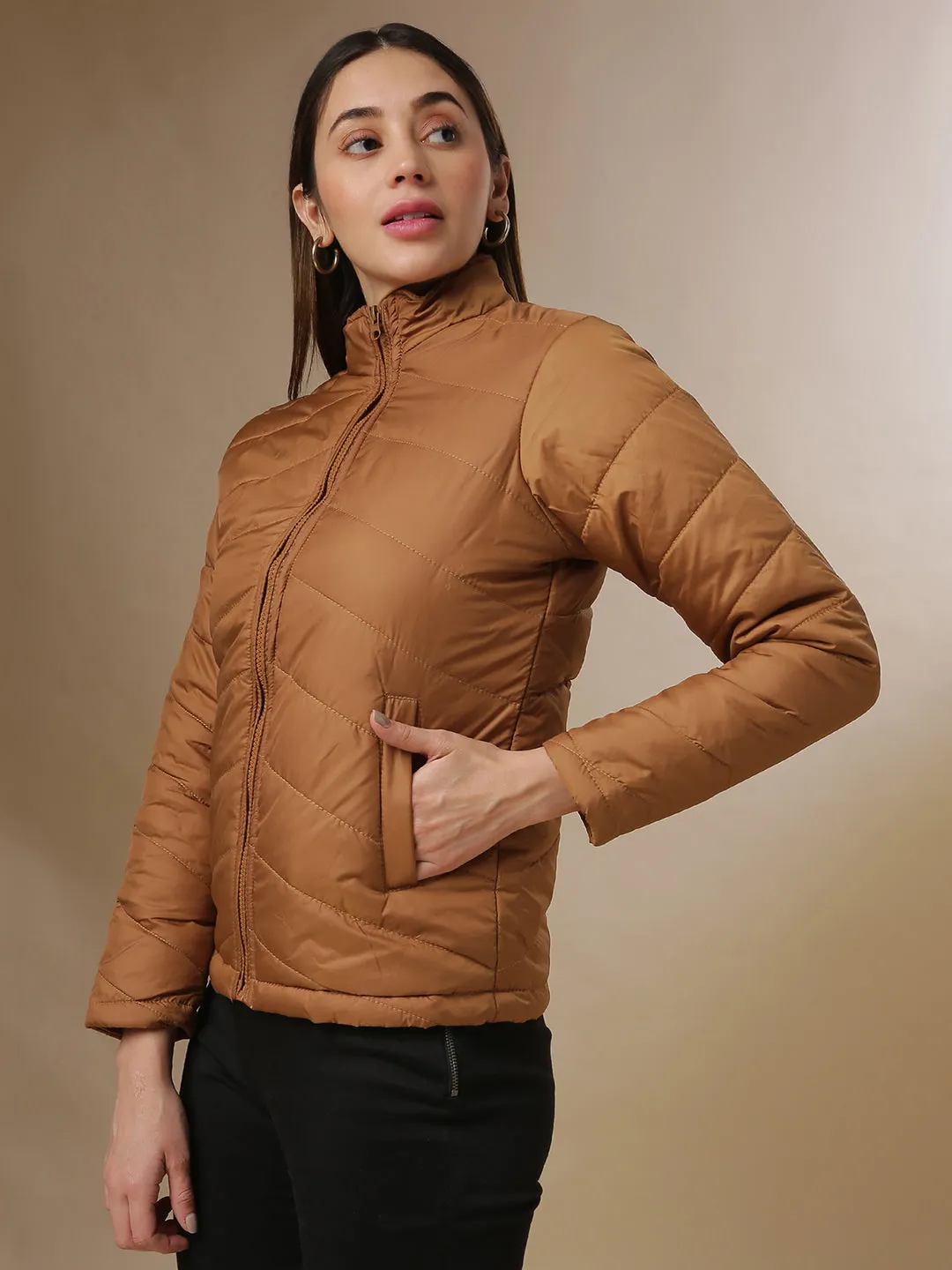 Campus Sutra Damen Solide Stilvolle Casual Bomberjacke