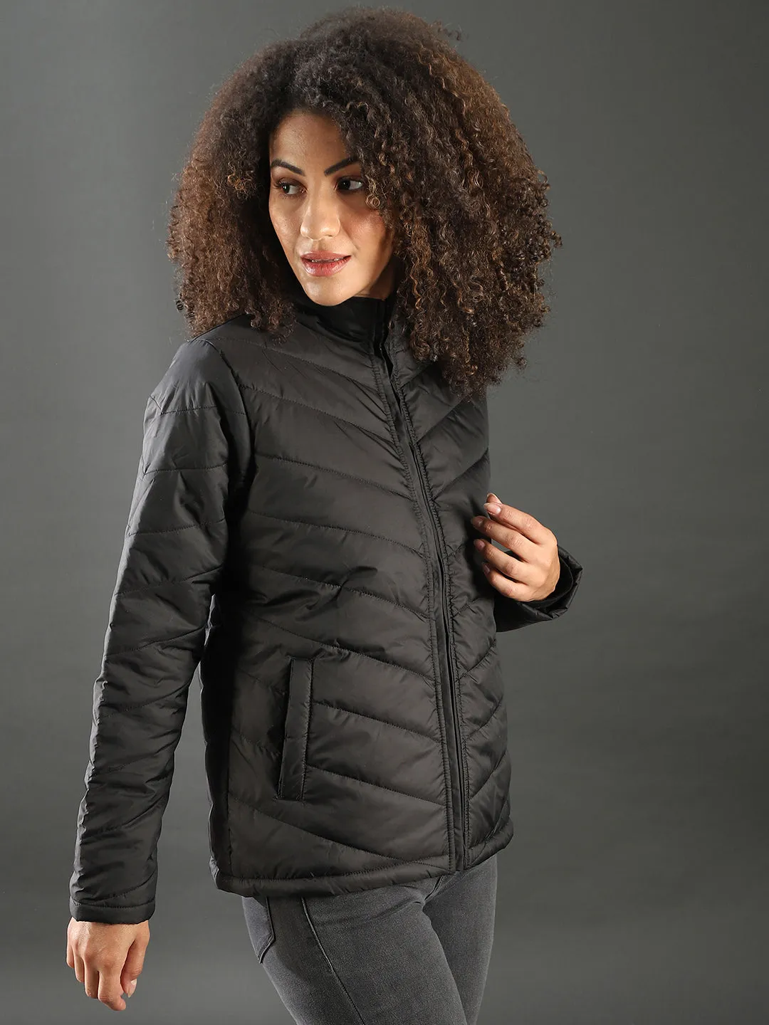 Campus Sutra Damen Solide Stilvolle Casual Bomberjacke