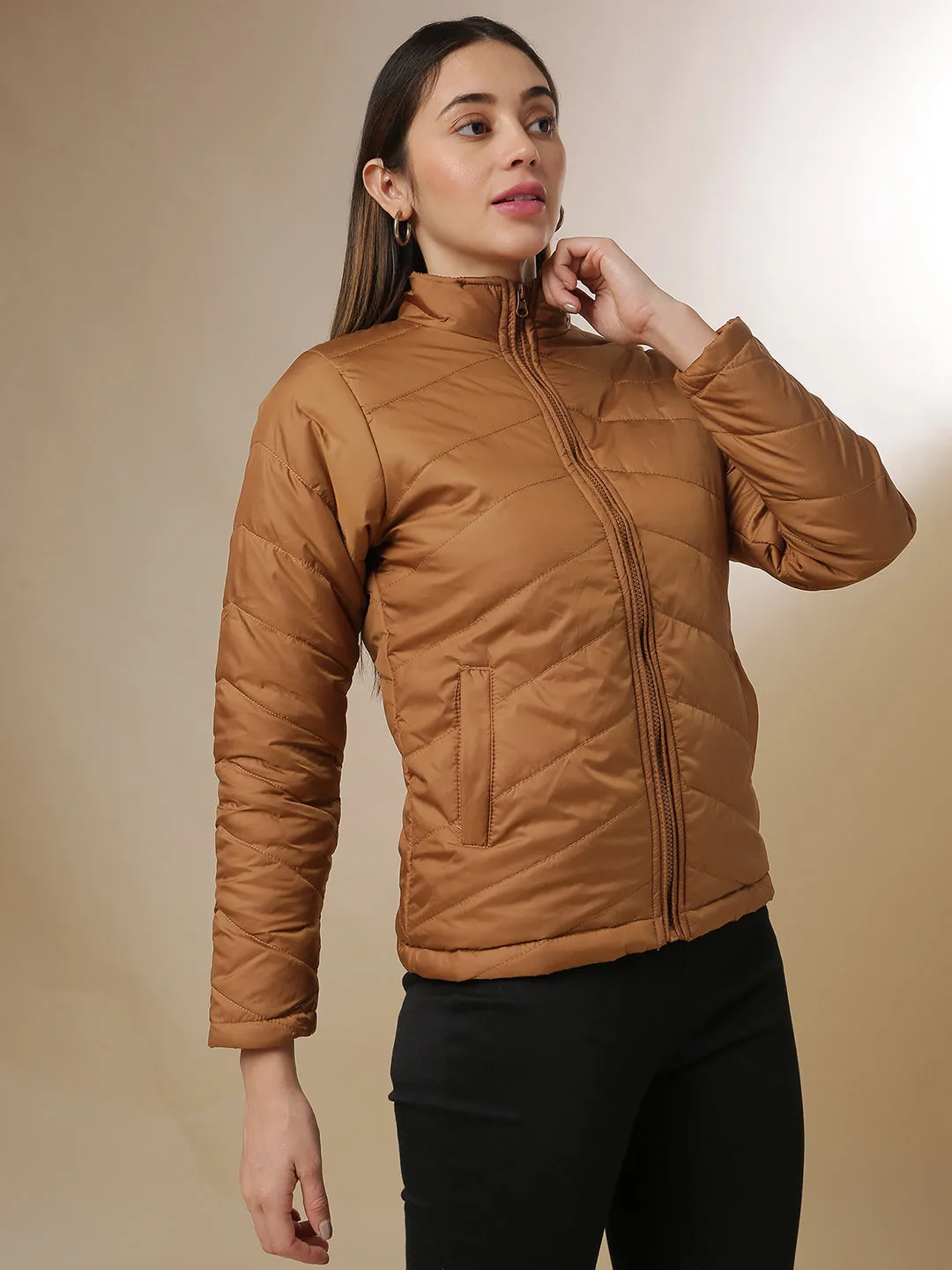 Campus Sutra Damen Solide Stilvolle Casual Bomberjacke