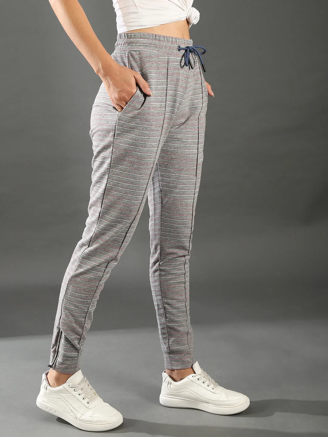 Campus Sutra Damen Stylishe Gestreifte Jogginghose