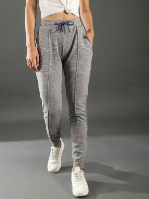 Campus Sutra Damen Stylishe Gestreifte Jogginghose