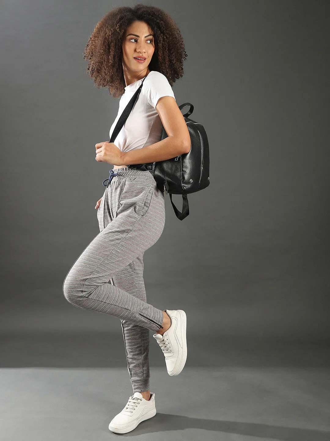 Campus Sutra Damen Stylishe Gestreifte Jogginghose