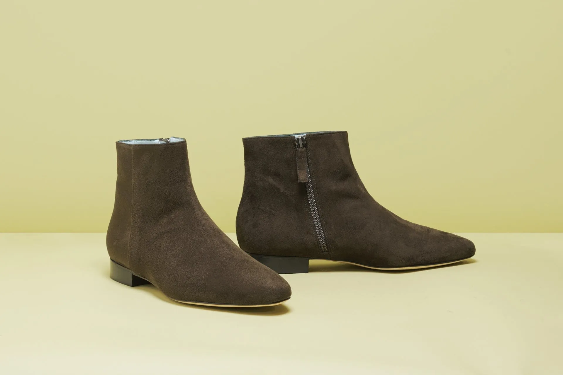 Chiara Veganes Wildleder Flache Knöchelstiefel | Khaki