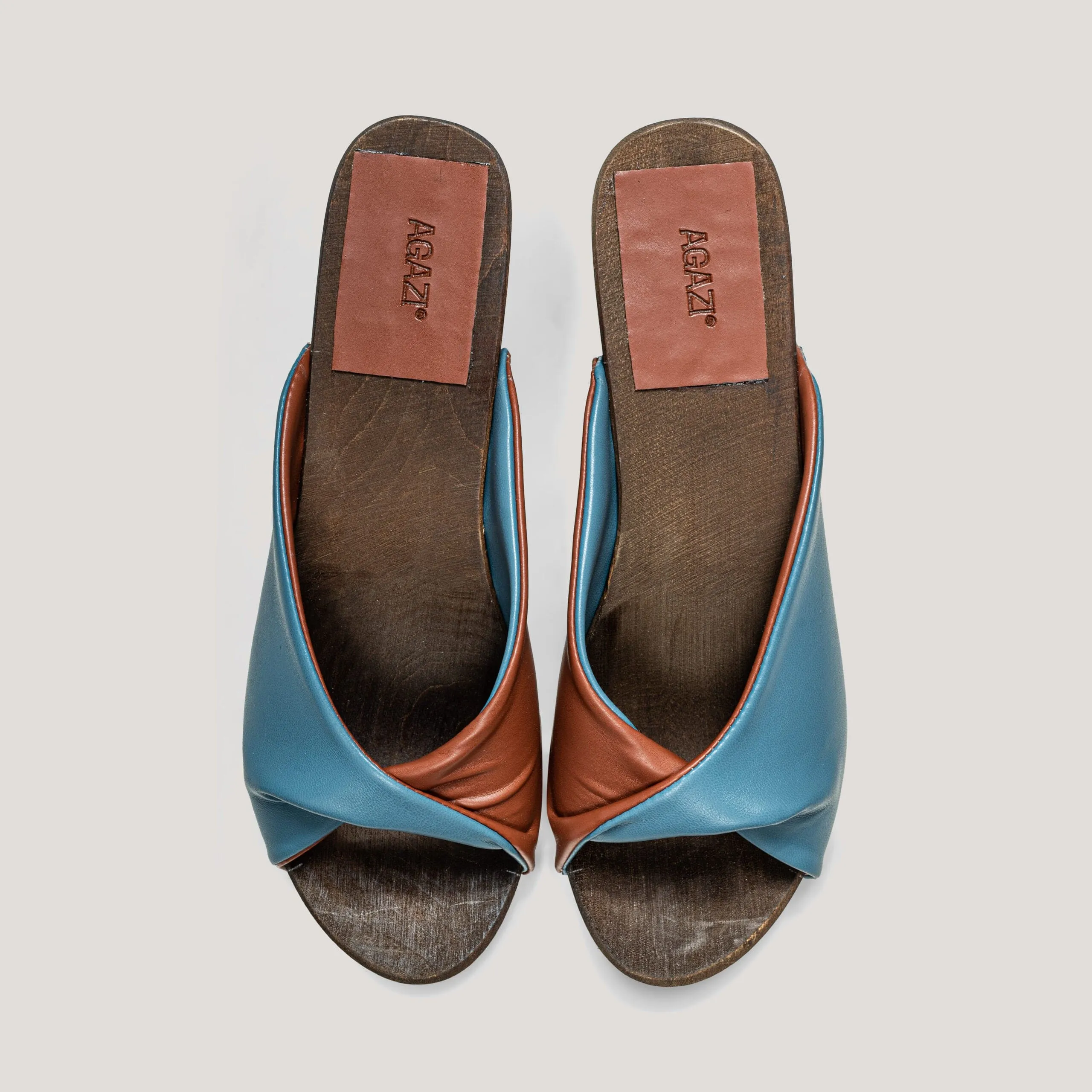 Vegane Clogs aus Maisleder | Jeans & Karamell