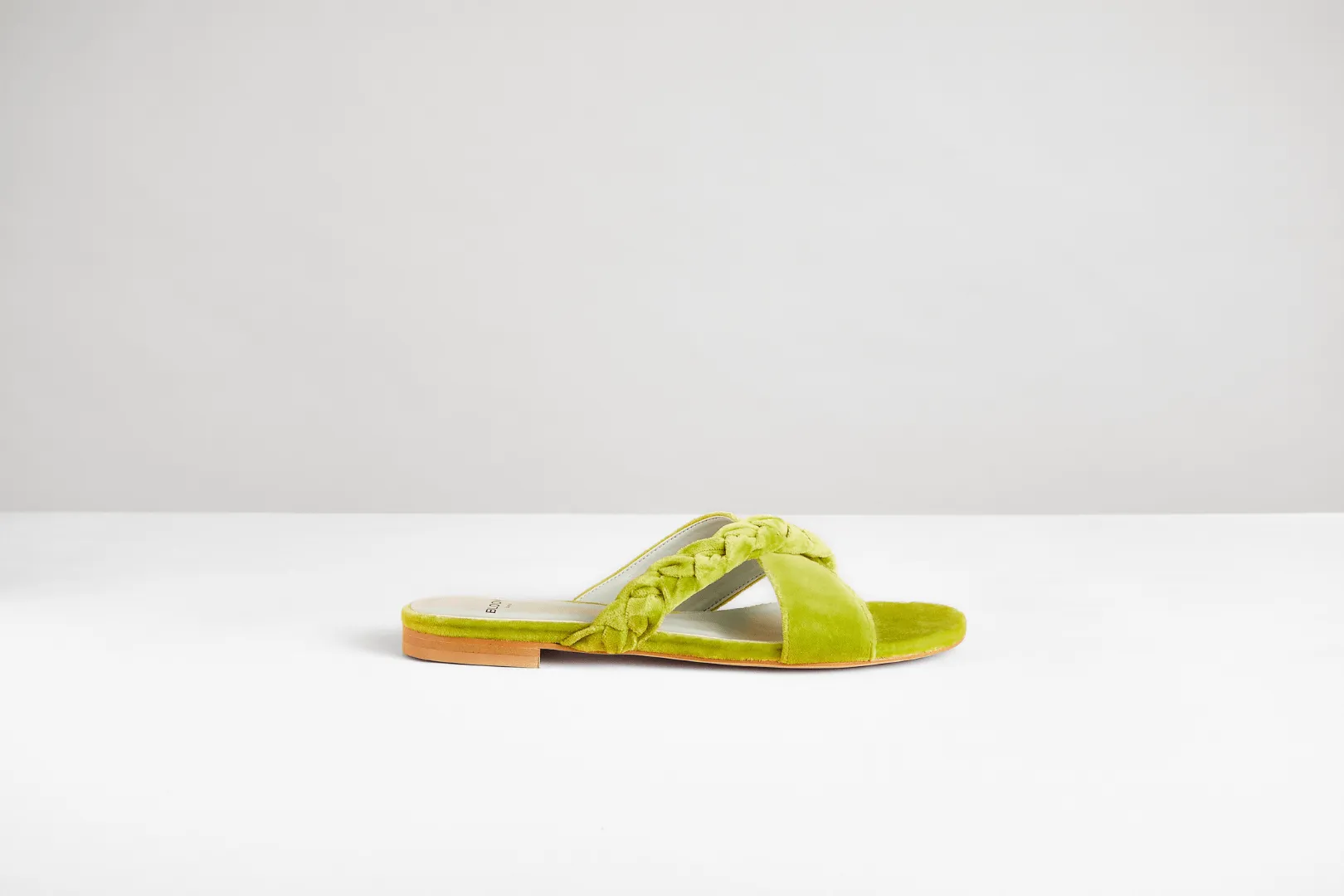 Baumwoll-Samt Vegane Geflochtene Kreuzriemen-Sandalen mit Riemenverschluss | Acido Grün