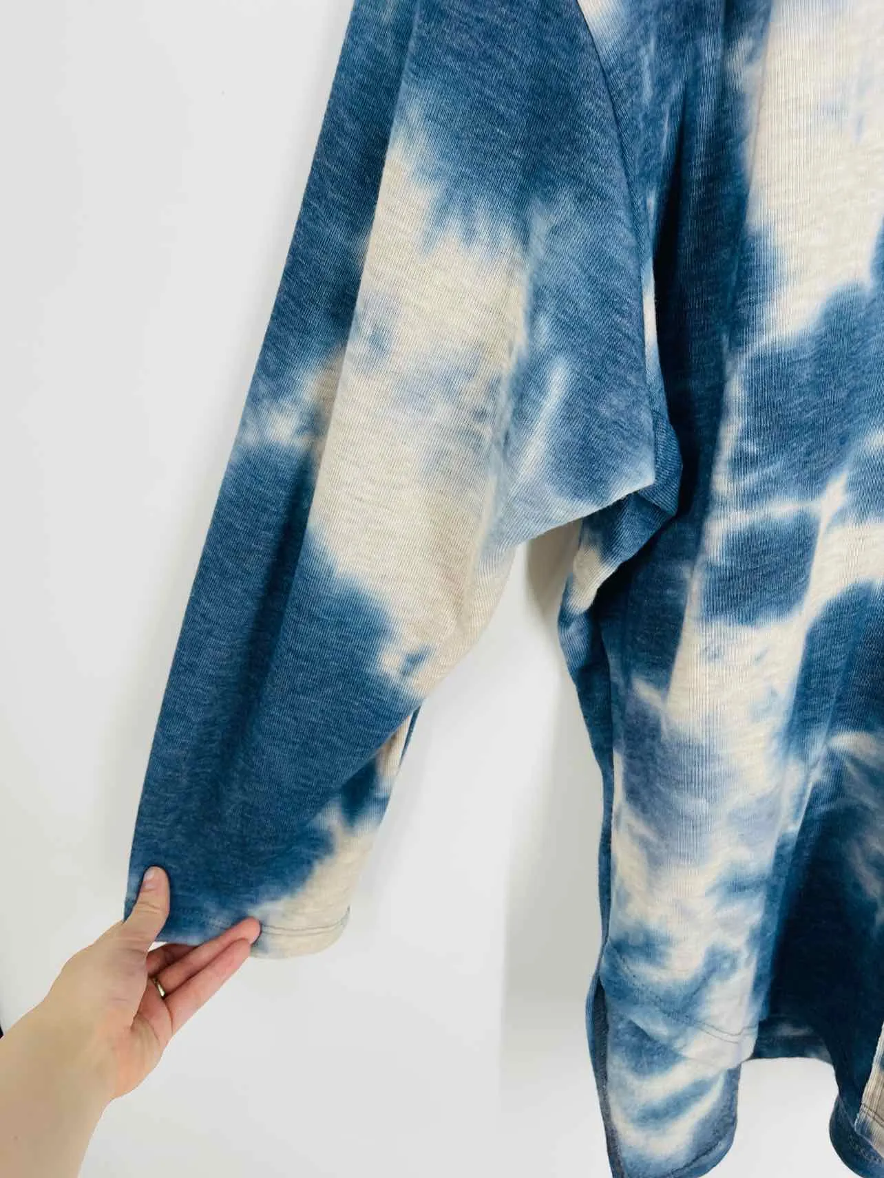First Love Größe L Blau/Weiß Tie-Dye Oberteil Bluse