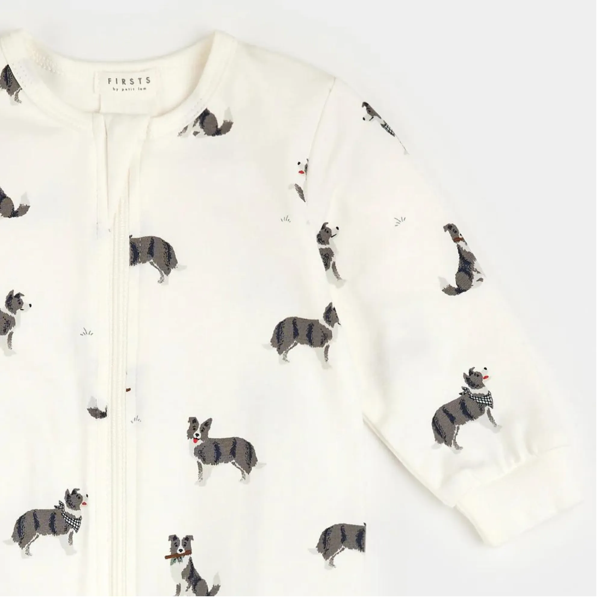 FIRSTS Australian Shepherd Druck auf Off-White Schlafanzug