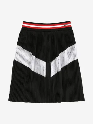 Givenchy Girls & Weißer Plisseerock