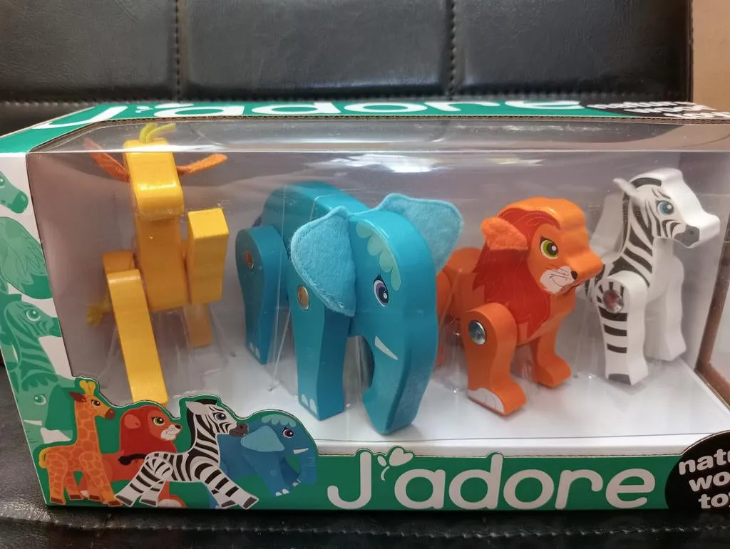 Ich liebe die beweglichen Safari-Tiere aus Holz