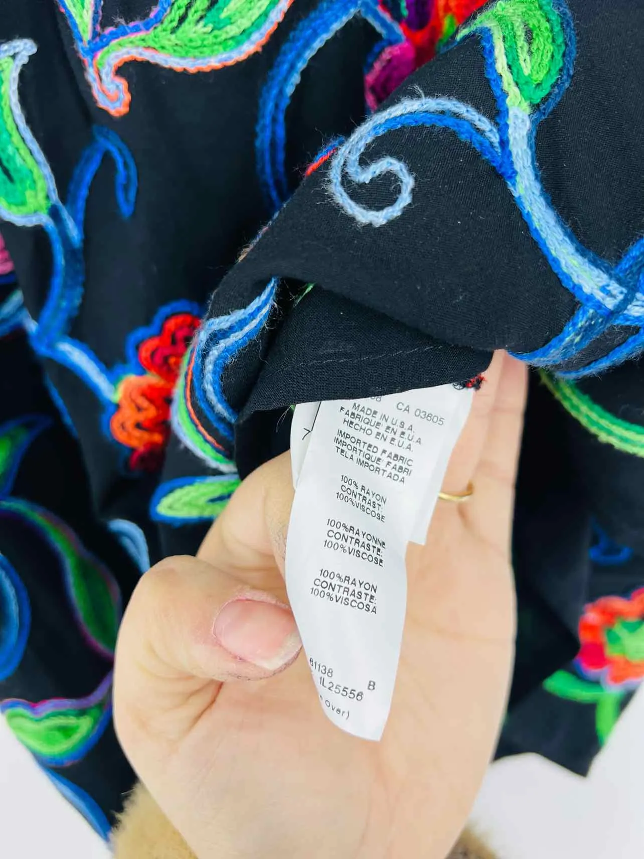 Karen Kane Größe L Schwarz/Mehrfarbig Blumen Bestickt NEU Tops Top mit 3/4-Ärmel