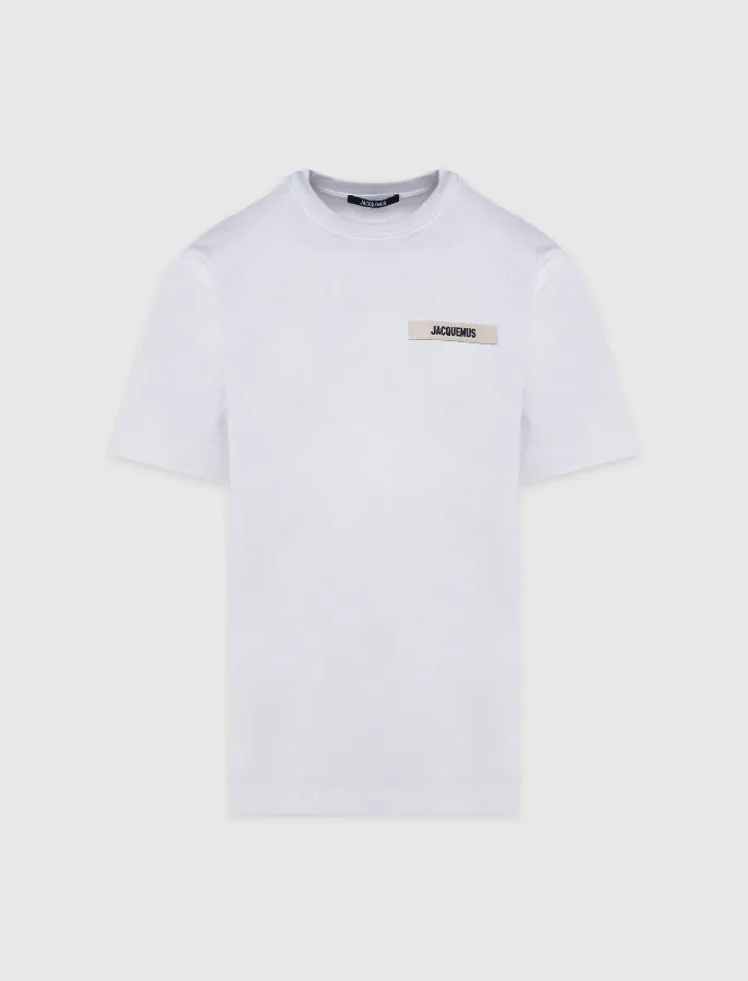 DAS T-SHIRT MIT GROBKÖRNIGEM STOFF
