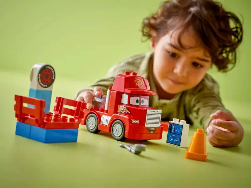 LEGO® DUPLO™ Mack beim Rennen
