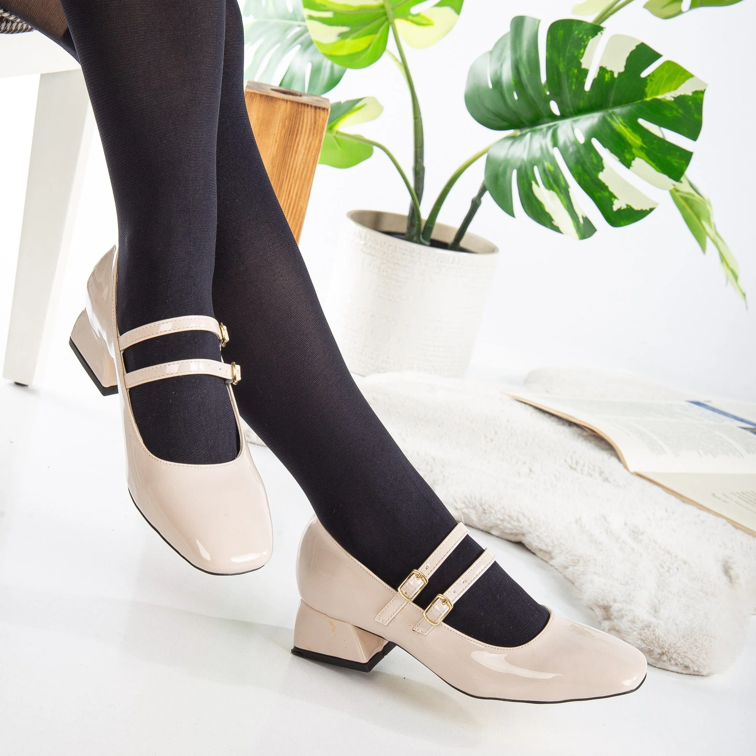 Lizbeth Vegan-Leder Mary-Jane-Schuhe | Beige