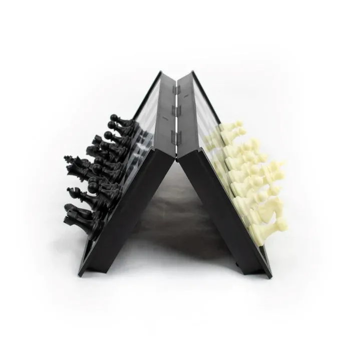 Magnetisches Reiseschachspiel