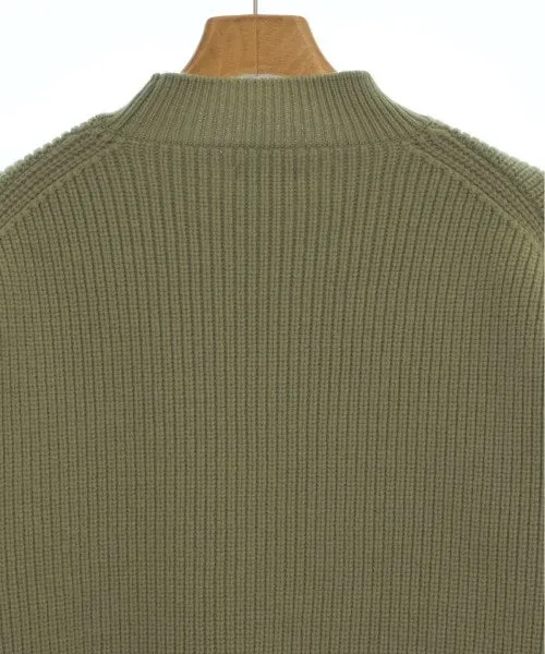 Name. Pullover