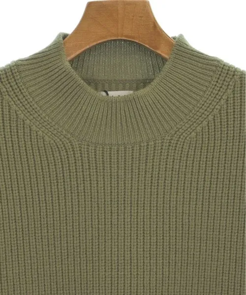 Name. Pullover