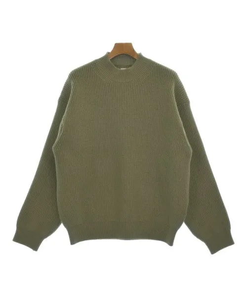 Name. Pullover