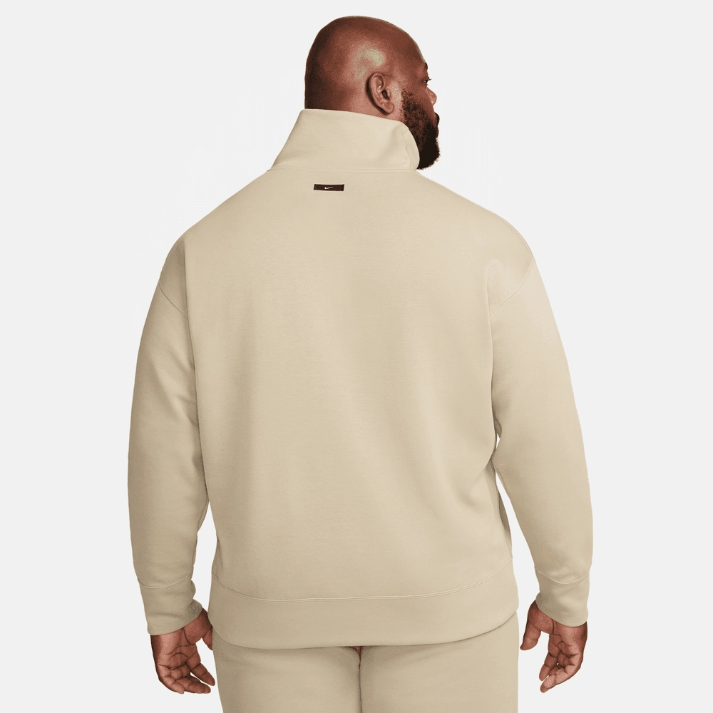 NIKE SPORTSWEAR TECH FLEECE NEU INTERPRETIERTER TURTLENECK IN KHAKI