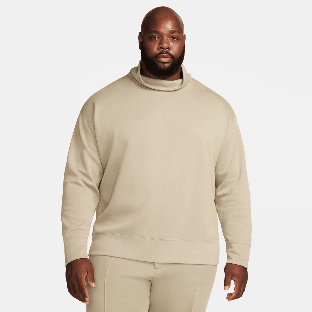 NIKE SPORTSWEAR TECH FLEECE NEU INTERPRETIERTER TURTLENECK IN KHAKI