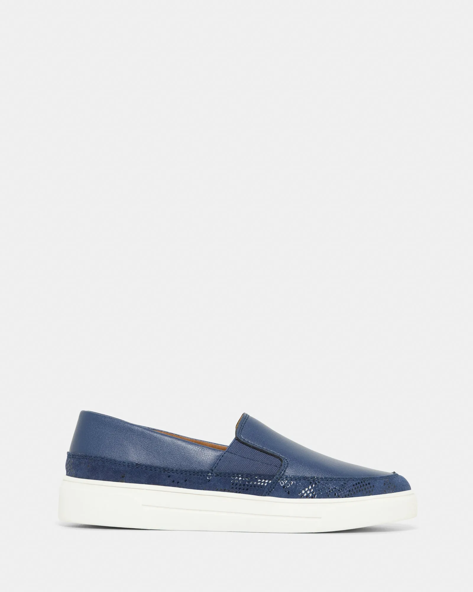 Nora Navy