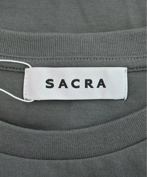 SACRA T-Shirts/Oberteile