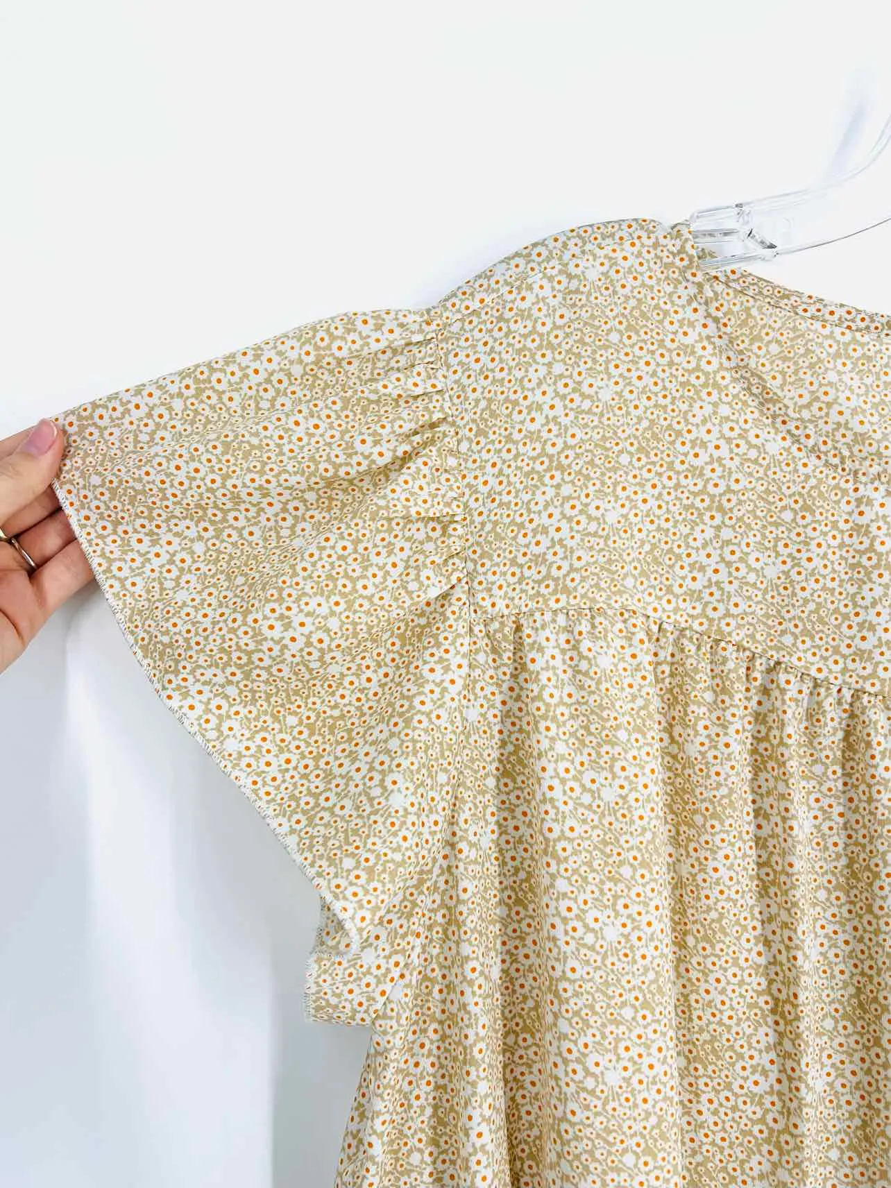 Shein Größe 16 Ton/Weiß Blumenmuster Etagen-Tunika