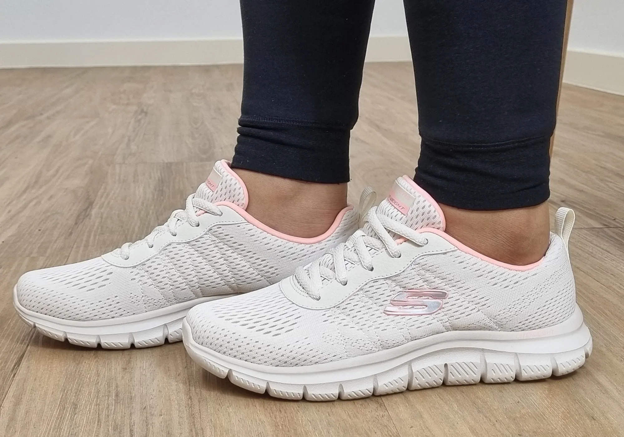 Skechers Damen Track New Staple Memory Foam Schnürschuhe Skechers Schuhe