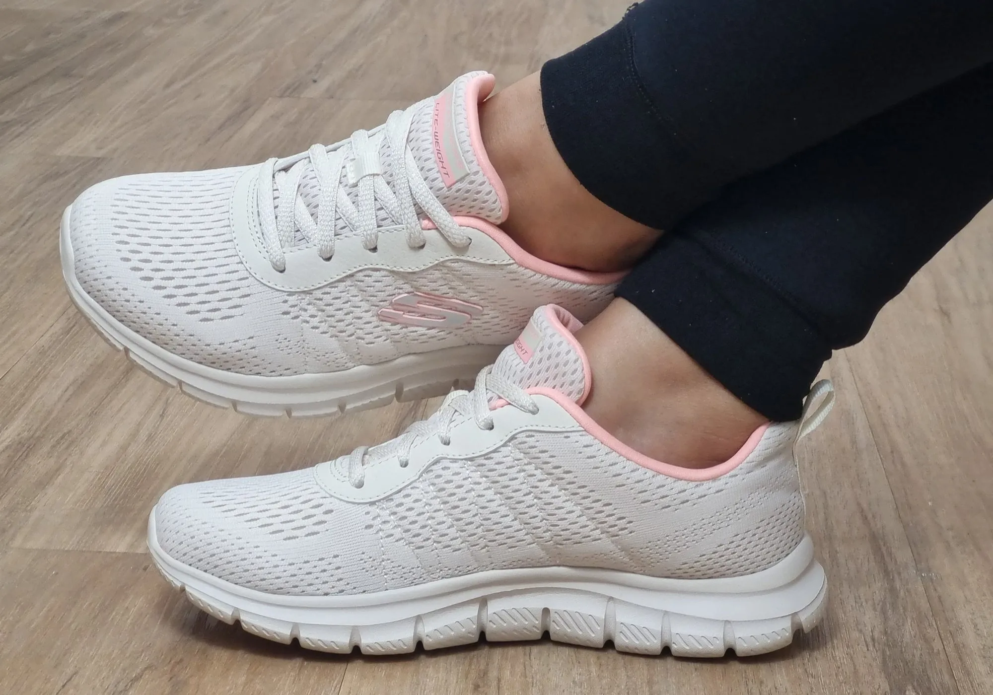 Skechers Damen Track New Staple Memory Foam Schnürschuhe Skechers Schuhe