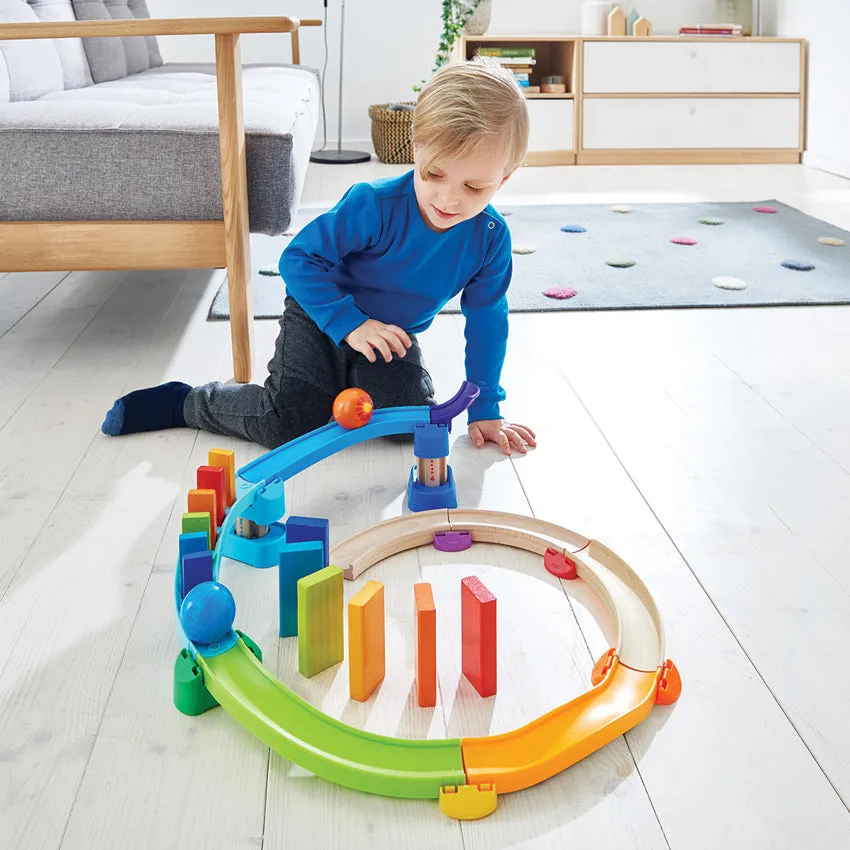 Spiralförmige Dominobahn