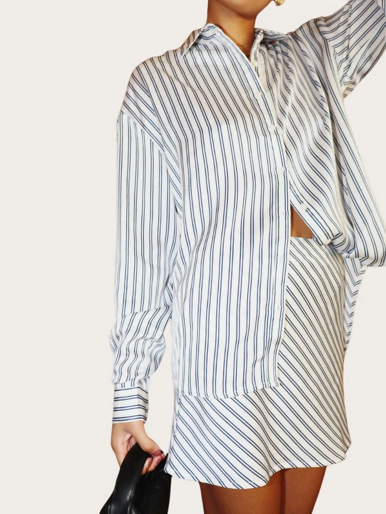 Navy-blauer Streifensatin-Minirock