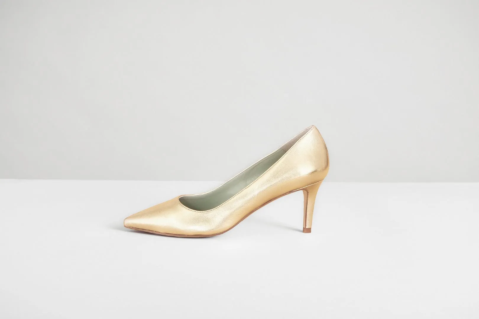 Vegane Leder-Pumps mit spitzer Spitze | Gold